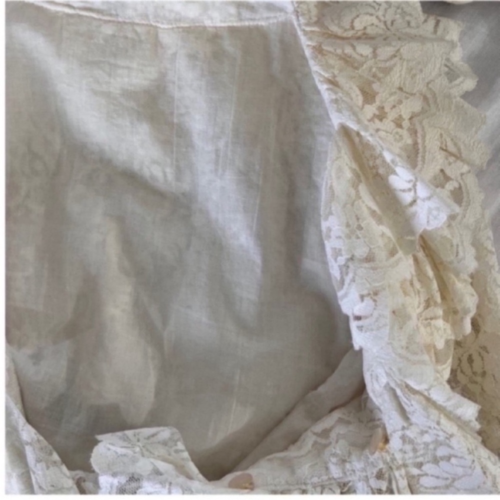 Vintage Ruffle lace blouse - Picture 8 of 9